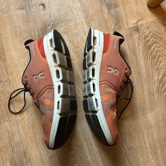 On cloud sneakers - Picture 5 of 7